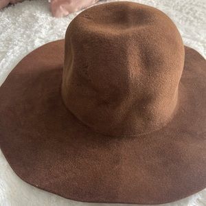 Brown Nordstrom floppy hat